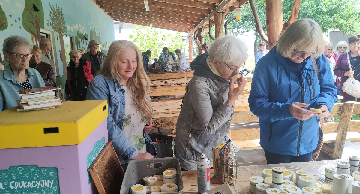 Warsztaty miodowe w Gospodarstwie „Maja” dla Fundacji na Rzecz Rozwoju Powiatu Wieluńskiego
