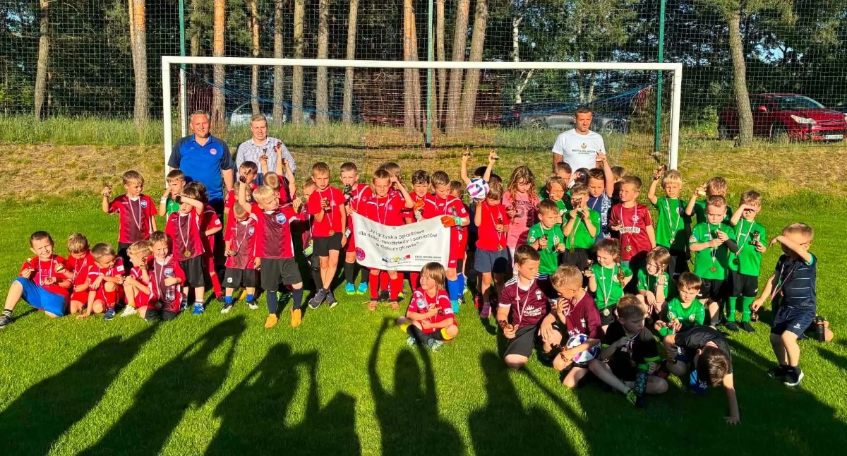 Turniej piłkarski w Obrowie w ramach IV Igrzysk Sportowych
