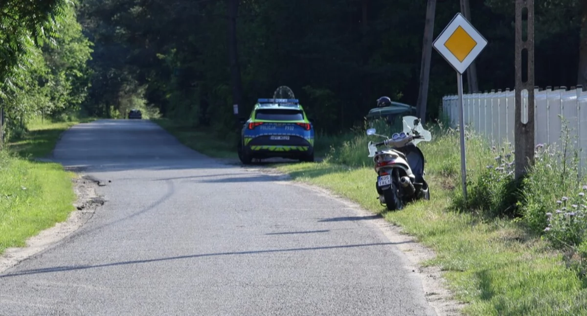 14-latek na motocyklu potrącił pieszego - poszkodowany 63-latek trafił do szpitala