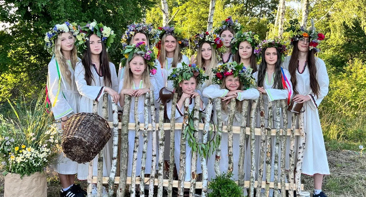 Wianki, sobótka i korowód nad Wartę. Noc świętojańska w Rychłocicach 