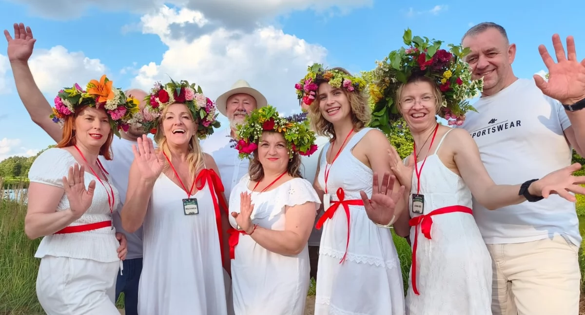 Cudowne kobiety i wianki nad Wartą. Tak się bawi KGW Dębina-Skaleniec