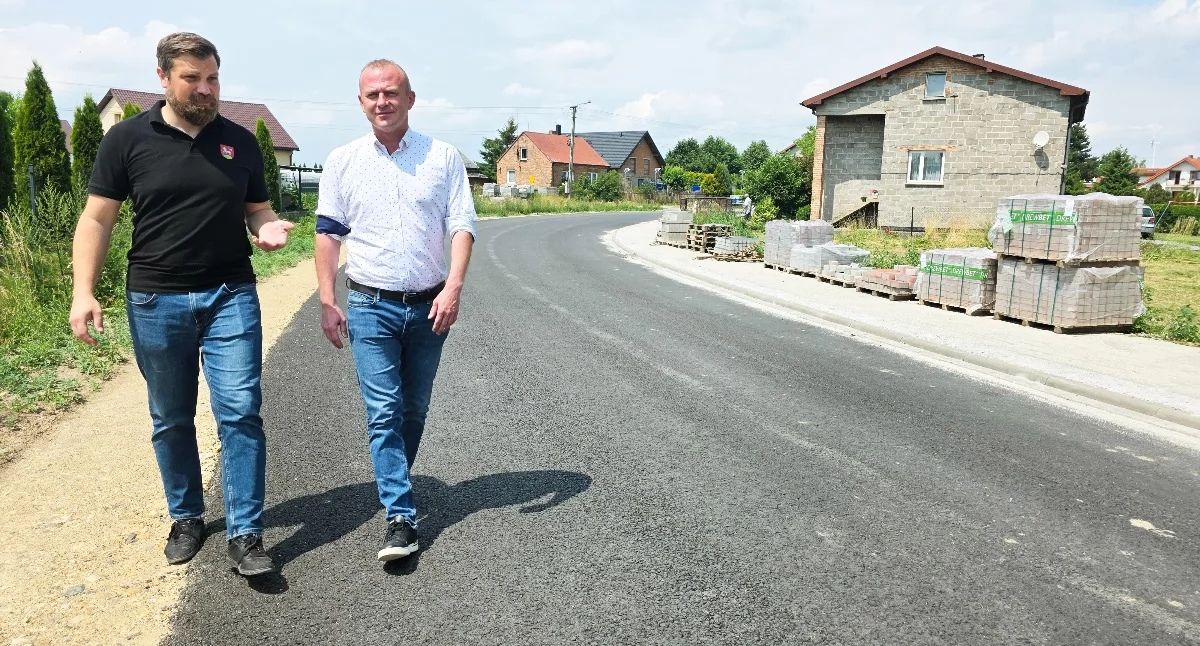 Budowa drogi w m. Raczyn w gminie Czarnożyły na finiszu 