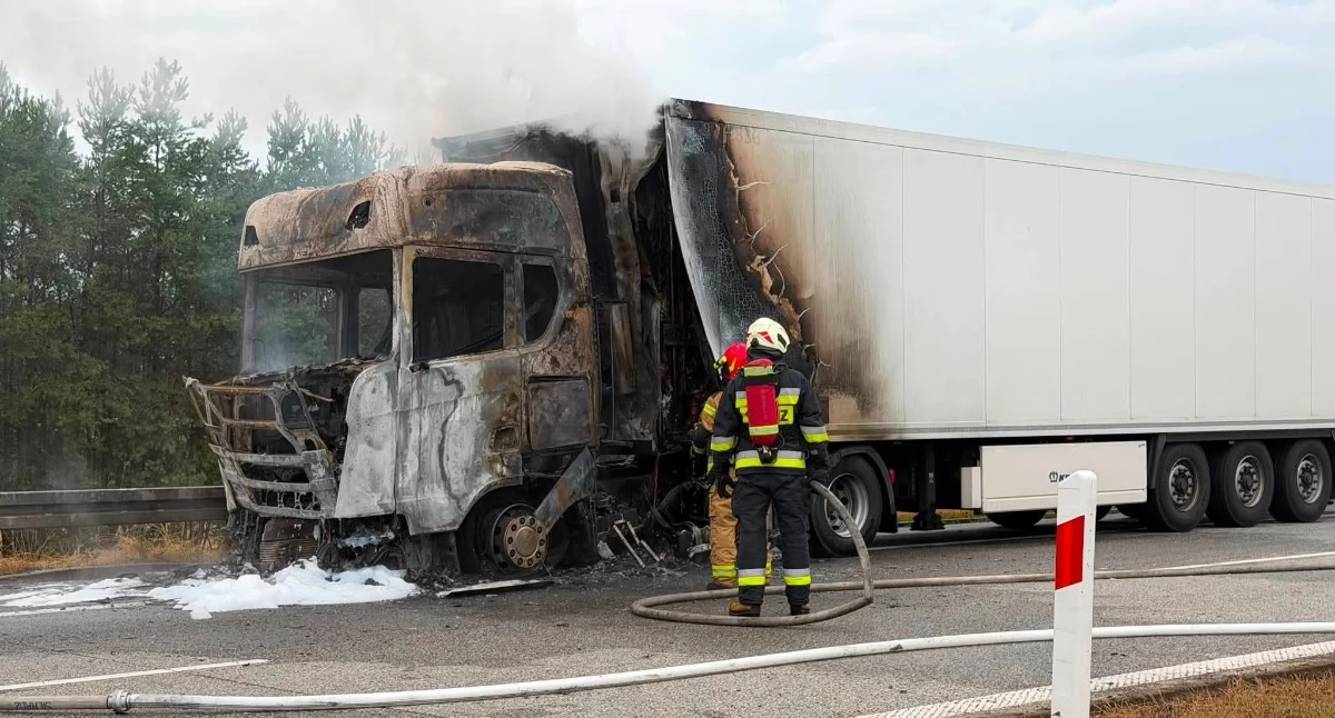 Pijany pomocnik zatrzymany podczas pożaru ciężarówki na S8