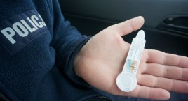 Naćpany kierował samochodem. Jego pasażer został aresztowany