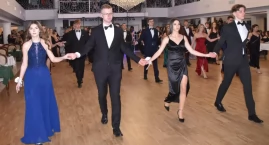 Studniówka II LO w Wieluniu  - tak tańczyli poloneza