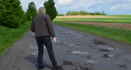 Droga z Piekła do Komornik na razie bez remontu 