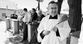 Ksiądz zginął w wypadku samochodowym. Wierni w żałobie