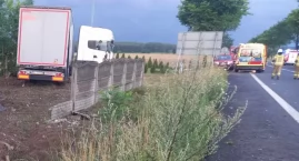 Tragiczny Wypadek w Mierzynowie na DK 74: Nie żyje młody człowiek, poszkodowane dziecko
