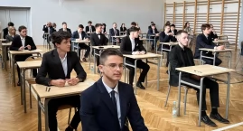 Matury 2026 rozpoczęte. Maturzyści zmierzyli się z językiem polskim.