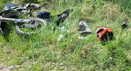 Wypadek w Krzeczowie. 33-letni motocyklista z Działoszyna zabrany śmigłowcem LPR