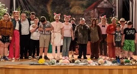 Być leniwym nie popłaca: „Trzy świnki” w wykonaniu KGW „Aktywne Kobiety” z Sokolnik