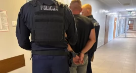 Ukradł chipsy, zniszczył samochód i groził policjant&hellip;