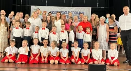 Łzy wzruszenia, owacje i pożegnanie z przedszkolem. &hellip;
