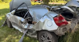 Kierowca zjechał autem z drogi i uderzył w drzewo - &hellip;