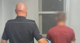 Wybił szybę w aucie, później groził policjantom. 41-&hellip;