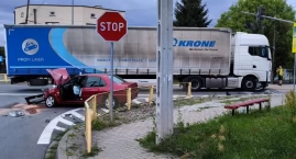 Wypadek na skrzyżowaniu - 22-latek wjechał na skrzyż&hellip;