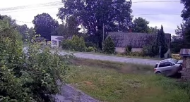 Wypadek na skrzyżowaniu - sprawczyni uciekła z miejs&hellip;