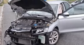 Zdarzenie drogowe na S8 - auto uderzyło w bariery 