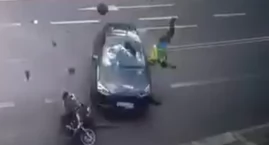 Wypadek na skrzyżowaniu - poszkodowany kierowca skut&hellip;