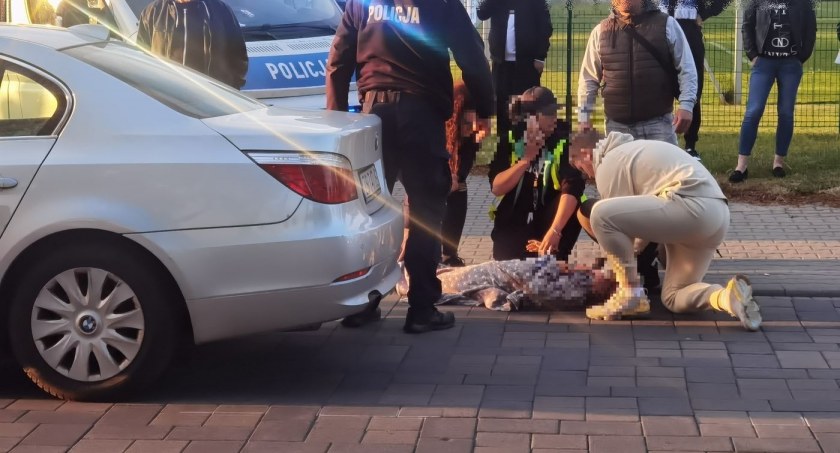 Potrącenie przy stadionie. Dziewczynka wbiegła pod koła samochodu