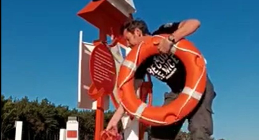 Stojaki Życia po raz pierwszy na kołobrzeskich plażach. Gdzie zostanie ulokowany sprzęt ratujący życie?