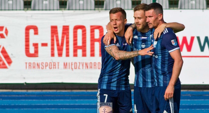 Kotwica walczy o historyczny awans. Przyjdź, zobacz mecz na żywo