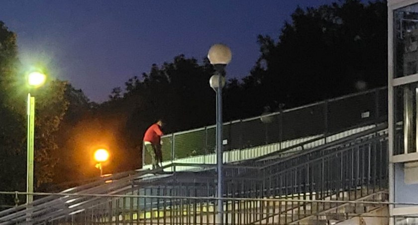 Mężczyzna chciał skoczyć z wiaduktu w Kołobrzegu. Interweniowały służby