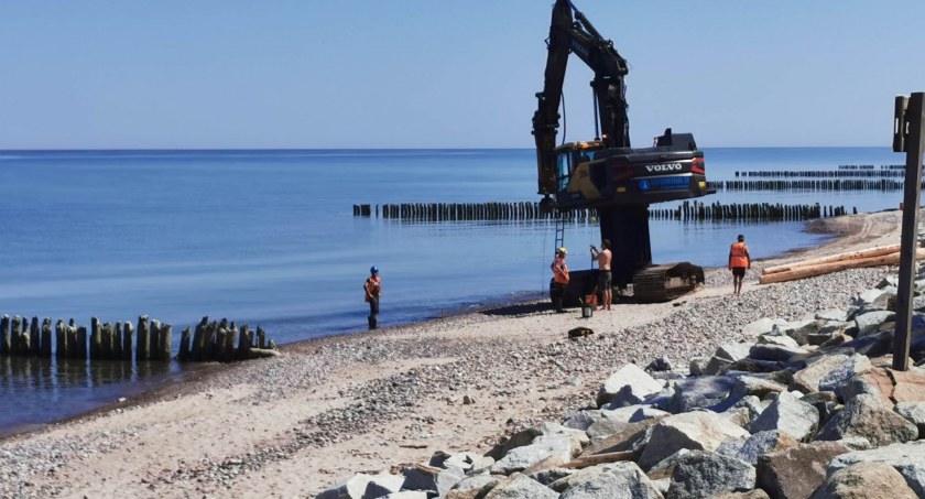 Trwa wymiana umocnień brzegowych. Inwestycja Urzędu Morskiego za miliony