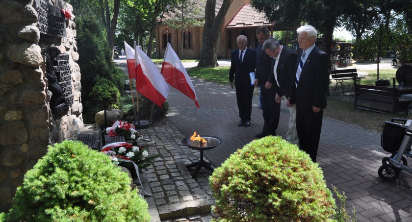 Narodowy Dzień Pamięci Ofiar Niemieckich Nazistowskich Obozów Koncentracyjnych