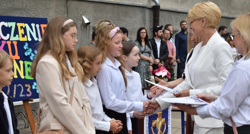 Zakończenie roku w kołobrzeskich szkołach | zdjęcia