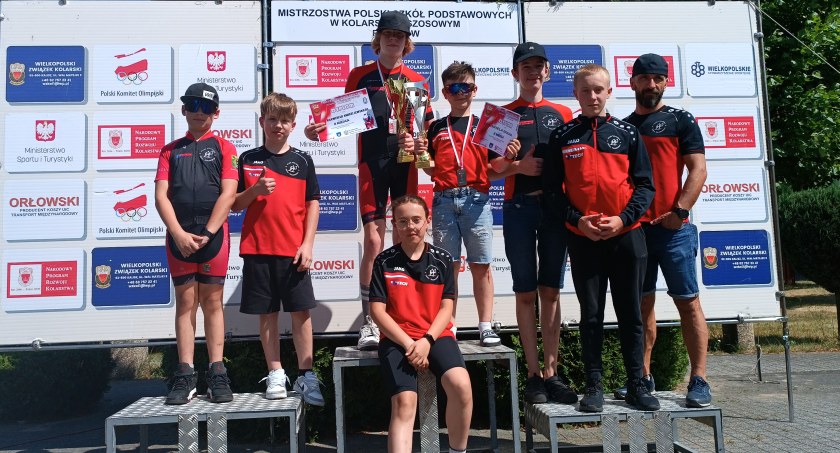 Kołobrzeżanie z medalami Mistrzostw Polski Szkół Podstawowych w kolarstwie szosowym
