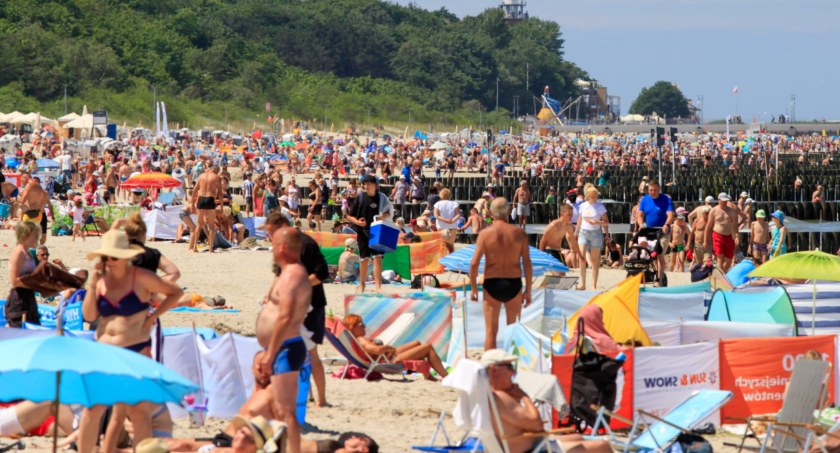 Plaża w Kołobrzegu. Wakacje rozpoczęły się na dobre | zdjęcia