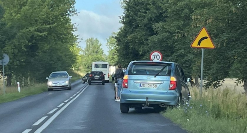 Potrącenie rowerzysty i zderzenie pojazdów pod Kołobrzegiem