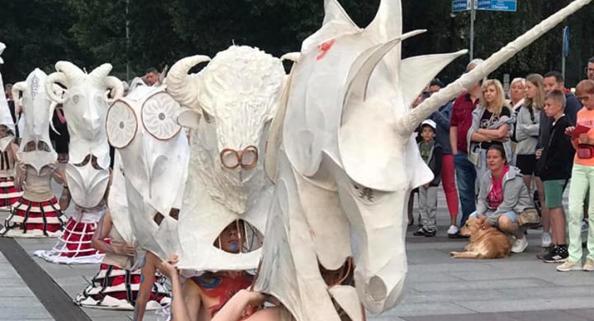 Ruszył IV Festiwal Artystów Ulicy Sea of the Art. To była niezwykła parada | video