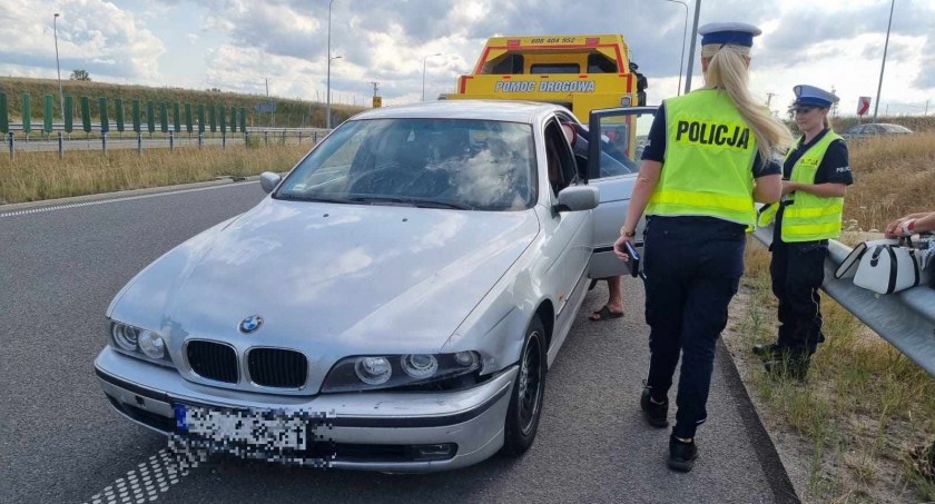 Kolizja na S6. BMW wjechało w bariery | zdjęcia