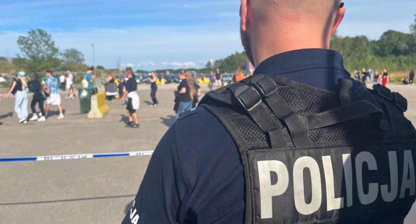 Policjanci w czasie wolnym od służby zatrzymali poszukiwaną listem gończym