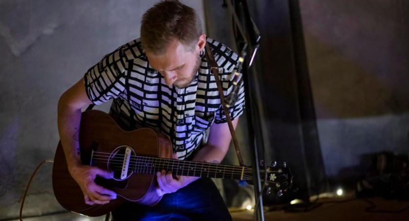 Postman wystąpi na Letniej Scenie Laboratorium Kultury Adebar