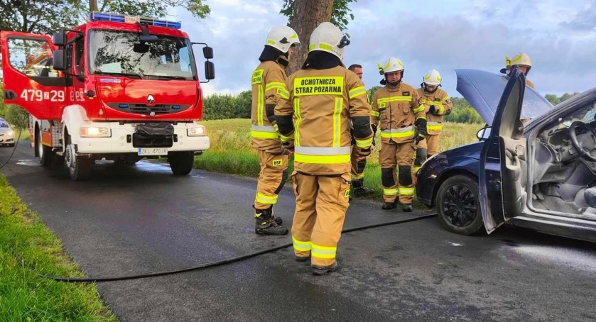 Ford zapalił się podczas jazdy | zdjęcia 