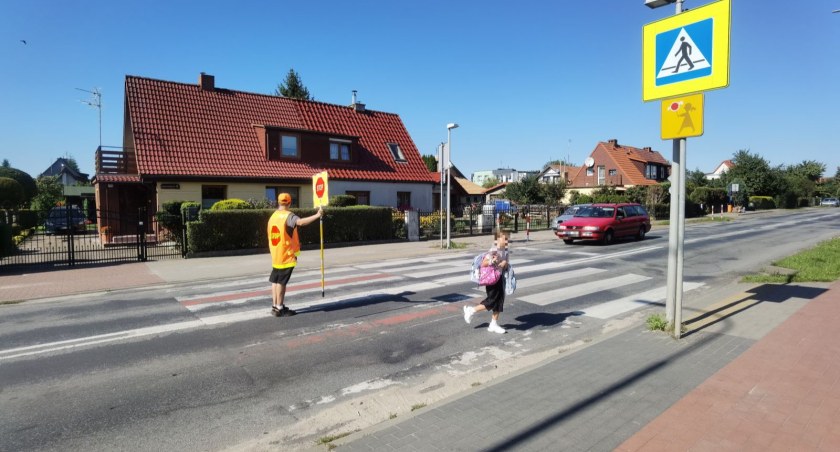 W Jedynce „Stopka” nie ma, ale już wkrótce będzie. Szkoła zatrudni kontrolera ruchu drogowego na pasach