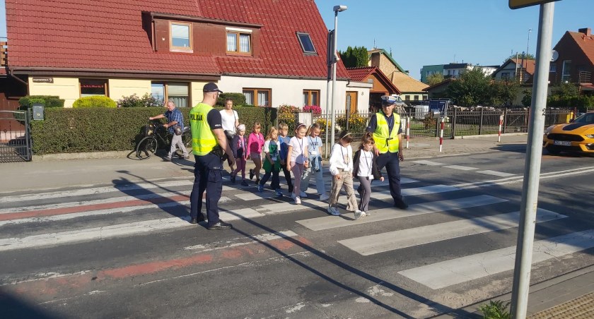 Więcej policjantów w okolicach kołobrzeskich szkół. Ruszyła akcja „Bezpieczna droga do szkoły”