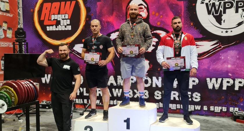 Reprezentanci Hulk Gym Sarbia ze srebrnymi medalami