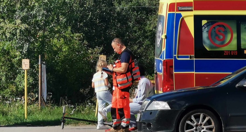 Kobieta z dzieckiem wtargnęła na przejście dla pieszych. Słono za to zapłaci
