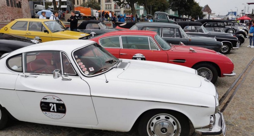Kaiser Classic Tour - zabytkowe pojazdy jechały przez wybrzeże. Odwiedziły Kołobrzeg I zdjęcia 