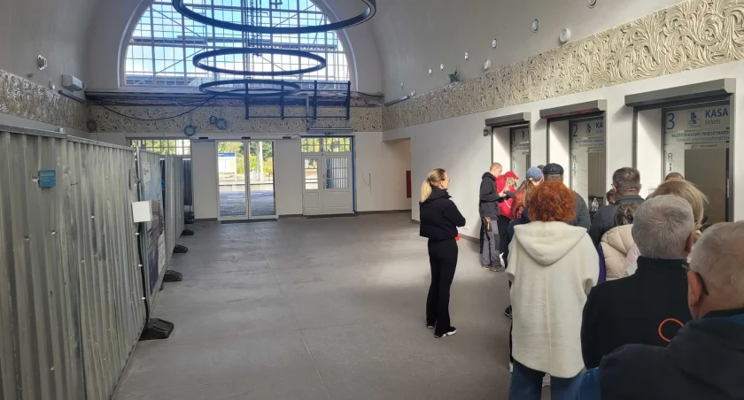 Remont dworca PKP. Podróżni mogą kupić bilety w hali