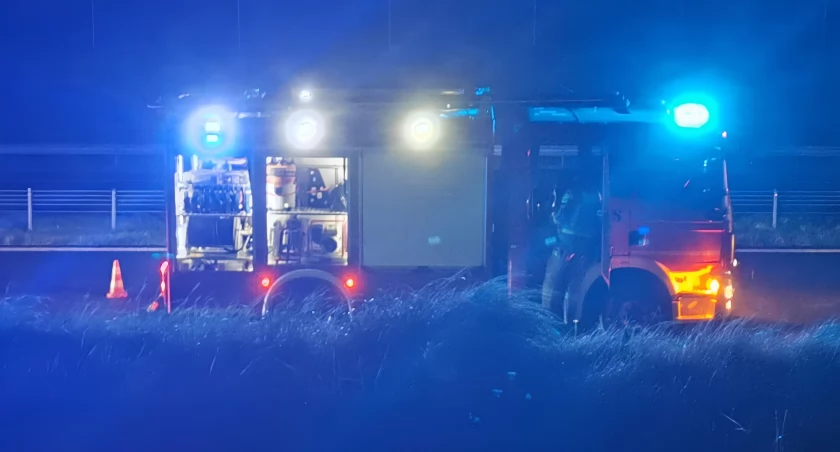 Zderzenie na S6. Samochód uderzył w wóz strażacki