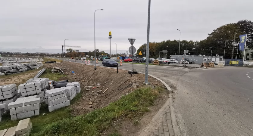 Do galerii handlowej dłużej, ale nową drogą
