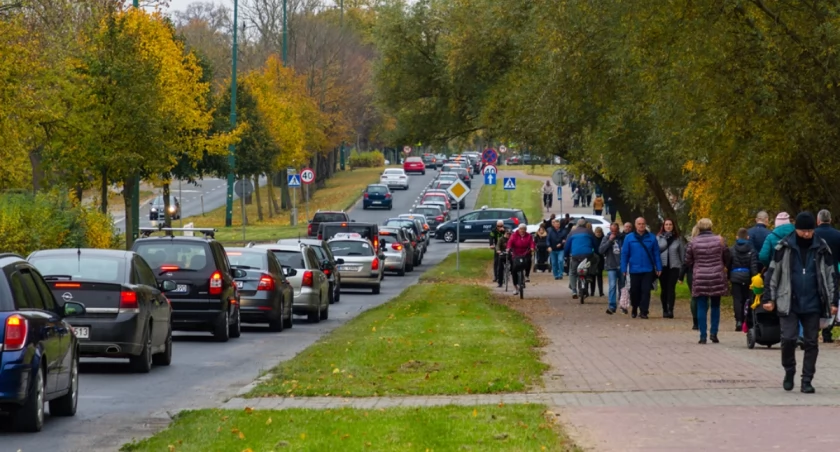Uwaga! Zmiana organizacji ruchu przy cmentarzu