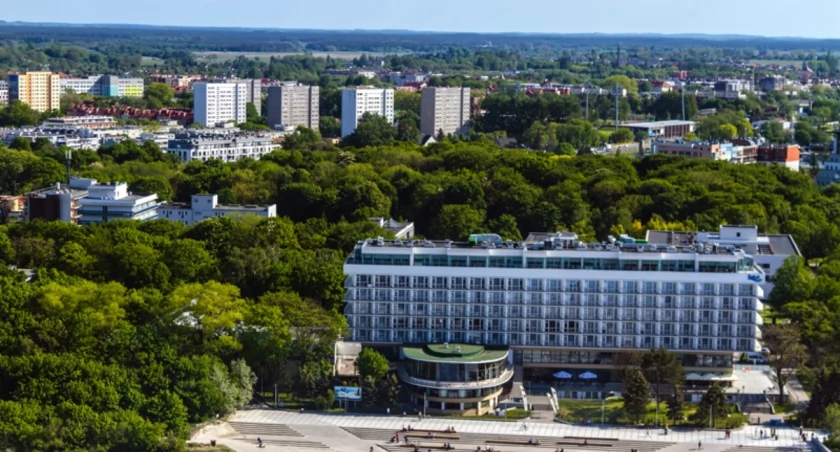 21-latek, który wypadł z okna sanatorium nie żyje