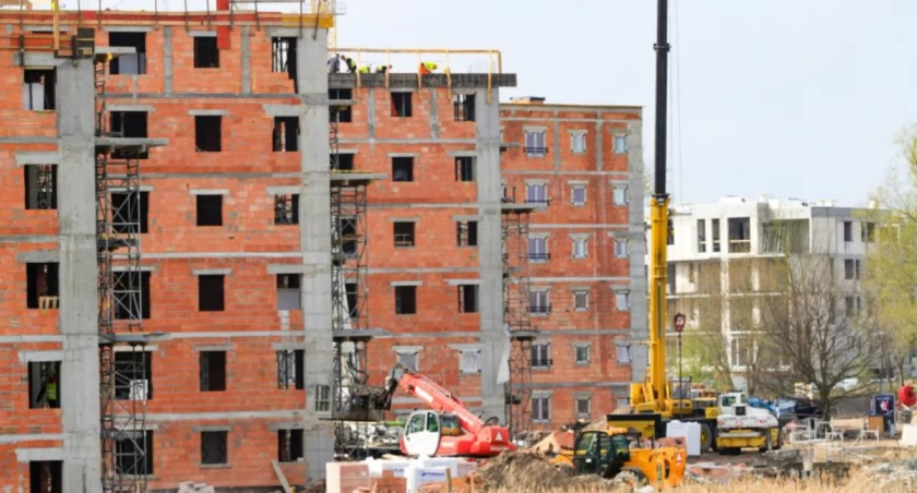 Przedłużają się odbiory na Osiedlu Witkowice. Radny krytykuje, inwestor wyjaśnia