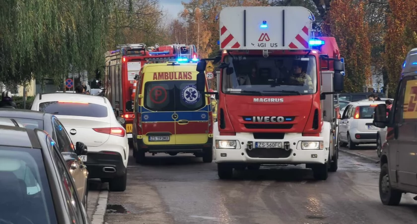 Była sama i osłabiona. Interweniowała straż i policja